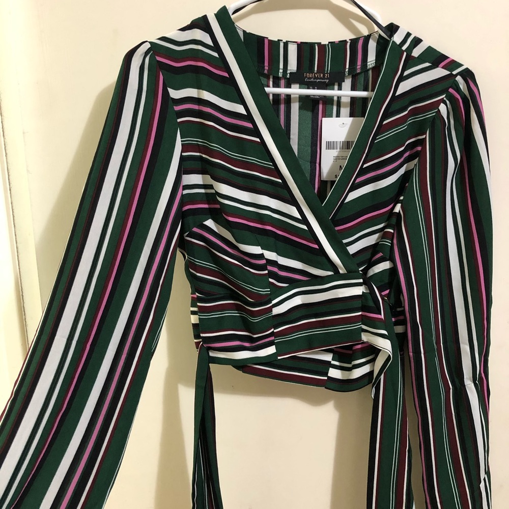 Forever 21 crop wrap around blouse